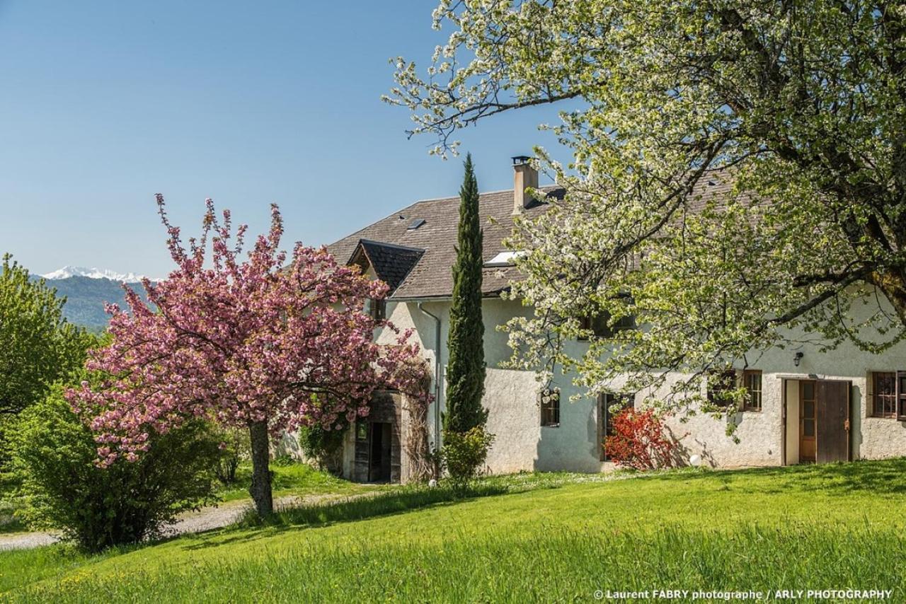 Gîte Du Porche Saint-Jean-de-la-Porte Exterior foto